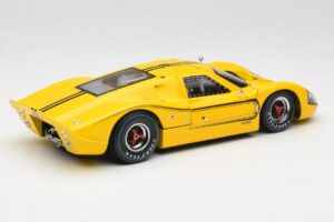 Ford GT40 Mk IV Keltainen 1967 Shelby Collectibles 1:18 31414S Metalli — kuva 3 / 8