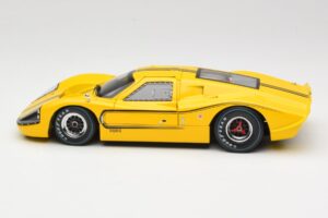 Ford GT40 Mk IV Keltainen 1967 Shelby Collectibles 1:18 31414S Metalli — kuva 4 / 8