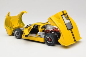 Ford GT40 Mk IV Keltainen 1967 Shelby Collectibles 1:18 31414S Metalli — kuva 5 / 8
