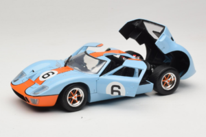 Ford GT40 Gulf #6 J. Ickx / J. Oliver 24 Hours of Le Mans 1969 Eagles Race 1:18 300600 Metalli — kuva 2 / 8