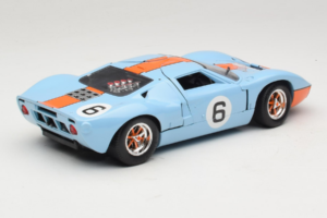 Ford GT40 Gulf #6 J. Ickx / J. Oliver 24 Hours of Le Mans 1969 Eagles Race 1:18 300600 Metalli — kuva 3 / 8
