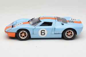 Ford GT40 Gulf #6 J. Ickx / J. Oliver 24 Hours of Le Mans 1969 Eagles Race 1:18 300600 Metalli — kuva 4 / 8