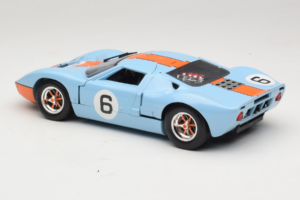 Ford GT40 Gulf #6 J. Ickx / J. Oliver 24 Hours of Le Mans 1969 Eagles Race 1:18 300600 Metalli — kuva 7 / 8