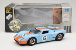 Ford GT40 Gulf #6 J. Ickx / J. Oliver 24 Hours of Le Mans 1969 Eagles Race 1:18 300600 Metalli — kuva 8 / 8