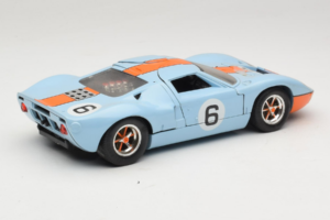 Ford GT40 Gulf #6 J. Ickx / J. Oliver 24 Hours of Le Mans 1969 Revell 1:18 48824 Metalli — kuva 3 / 8