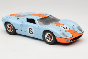 Ford GT40 Gulf #6 J. Ickx / J. Oliver 24 Hours of Le Mans 1969 Revell 1:18 48824 Metalli — kuva 6 / 8