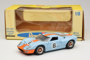 Ford GT40 Gulf #6 J. Ickx / J. Oliver 24 Hours of Le Mans 1969 Revell 1:18 48824 Metalli — kuva 8 / 8