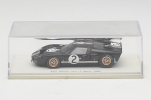 Ford GT40 Mk II #2 B. McLaren / C. Amon Shelby American Winner 24 Hours of Le Mans 1966 Spark 1:43 43LM66-O1 Hartsi — kuva 4 / 4