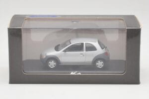 Ford Ka Mk1 Hopean Harmaa Minichamps 1:43 130248 Metalli — kuva 4 / 4