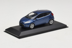 Ford Ka Dark Blue Metallic Minichamps 1:43 FORD004 Metalli — kuva 2 / 4