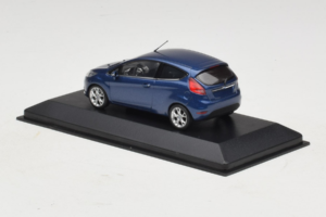 Ford Ka Dark Blue Metallic Minichamps 1:43 FORD004 Metalli — kuva 3 / 4