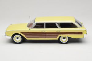 Ford Country Squire Keltainen MCG 1:18 MCG18048 Metalli — kuva 3 / 6