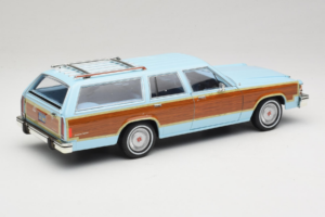 Ford LTD Country Squire Charlie's Angels Movie GreenLight 1:18 19066 Metalli — kuva 3 / 8