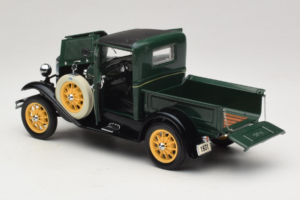 Ford Model A Pickup Valley Green Motor City 1:18 40003 Metalli — kuva 5 / 8