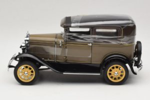 Ford Model A Tudor Chicle Drab Motor City 1:18 41003 Metalli — kuva 3 / 6