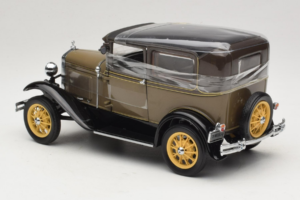 Ford Model A Tudor Chicle Drab Motor City 1:18 41003 Metalli — kuva 5 / 6