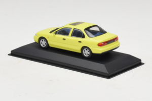 Ford Mondeo Mk1 Citrus Yellow Minichamps 1:43 MIN0821001 Metalli — kuva 3 / 4