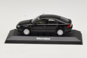 Ford Mondeo Mk3 Musta Minichamps 1:43 MONDEO004 Metalli