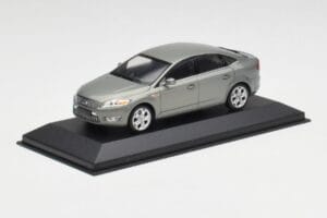Ford Mondeo Mk3 Sedan Harmaa Metallic Minichamps 1:43 IND403086003 Metalli — kuva 2 / 4