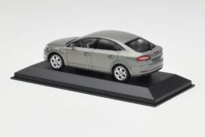 Ford Mondeo Mk3 Sedan Harmaa Metallic Minichamps 1:43 IND403086003 Metalli — kuva 3 / 4