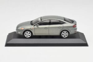Ford Mondeo Mk3 Sedan Harmaa Metallic Minichamps 1:43 IND403086003 Metalli