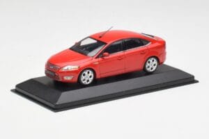 Ford Mondeo Mk4 Colorado Punainen Minichamps 1:43 MONDEO001 Metalli — kuva 2 / 4