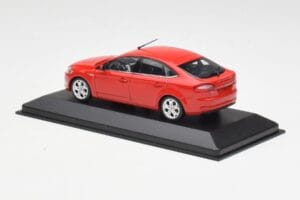 Ford Mondeo Mk4 Colorado Punainen Minichamps 1:43 MONDEO001 Metalli — kuva 3 / 4