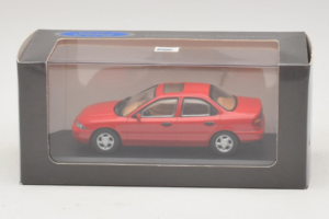 Ford Mondeo Mk1 Sedan Punainen Minichamps 1:43 82000 Metalli — kuva 4 / 4