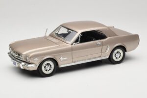 Ford Mustang 1964 1/2 Hopea Mira 1:18 6127 Metalli