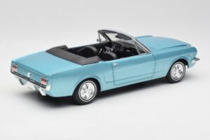 Ford Mustang Avoauto Arcadian Blue Revell 1:18 8832-F1 Metalli — kuva 3 / 8