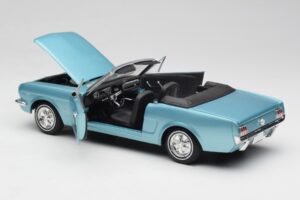 Ford Mustang Avoauto Arcadian Blue Revell 1:18 8832-F1 Metalli — kuva 5 / 8