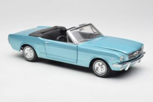 Ford Mustang Avoauto Arcadian Blue Revell 1:18 8832-F1 Metalli — kuva 6 / 8