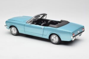 Ford Mustang Avoauto Arcadian Blue Revell 1:18 8832-F1 Metalli — kuva 7 / 8
