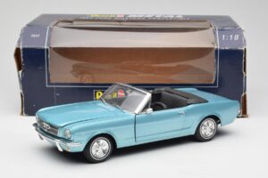 Ford Mustang Avoauto Arcadian Blue Revell 1:18 8832-F1 Metalli — kuva 8 / 8