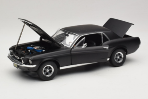 Ford Mustang Creed Movie GreenLight 1:18 13611 Metalli — kuva 2 / 8