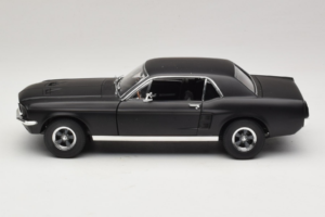 Ford Mustang Creed Movie GreenLight 1:18 13611 Metalli — kuva 4 / 8