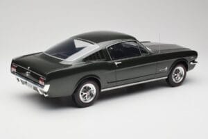 Ford Mustang Fastback Ivy Green Otto 1:12 G079 Hartsi — kuva 2 / 6