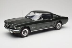 Ford Mustang Fastback Ivy Green Otto 1:12 G079 Hartsi