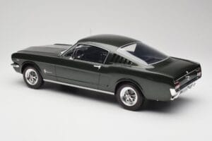 Ford Mustang Fastback Ivy Green Otto 1:12 G079 Hartsi — kuva 5 / 6