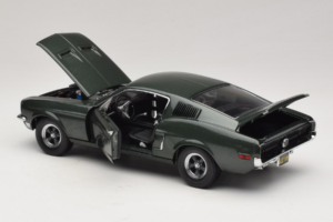 Ford Mustang GT Bullitt Steve McQueen Hahmolla Greenlight 1:18 12885 Metalli — kuva 5 / 8