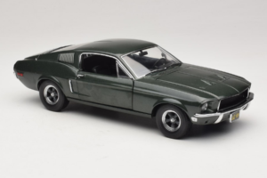Ford Mustang GT Bullitt Steve McQueen Hahmolla Greenlight 1:18 12885 Metalli — kuva 6 / 8