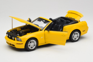 Ford Mustang GT S197 Avoauto Screaming Yellow AUTOart 1:18 73062 Metalli — kuva 2 / 8