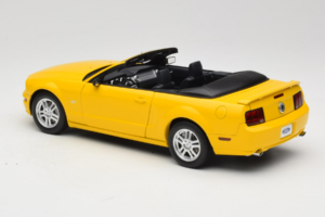 Ford Mustang GT S197 Avoauto Screaming Yellow AUTOart 1:18 73062 Metalli — kuva 7 / 8