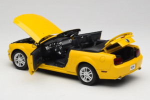 Ford Mustang GT S197 Avoauto Screaming Yellow AUTOart 1:18 73062 Metalli — kuva 5 / 8