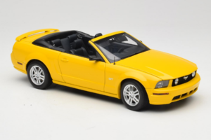 Ford Mustang GT S197 Avoauto Screaming Yellow AUTOart 1:18 73062 Metalli — kuva 6 / 8