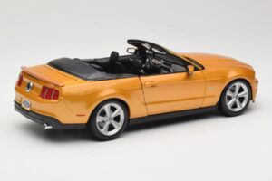 Ford Mustang GT S197 Avoauto Kulta Maisto 1:18 31158 Metalli — kuva 2 / 7