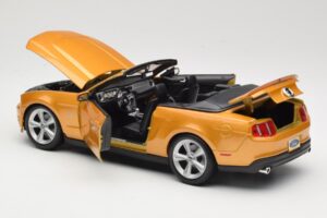 Ford Mustang GT S197 Avoauto Kulta Maisto 1:18 31158 Metalli — kuva 4 / 7