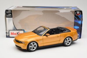 Ford Mustang GT S197 Avoauto Kulta Maisto 1:18 31158 Metalli — kuva 7 / 7