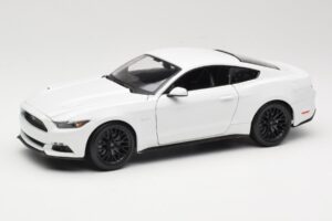 Ford Mustang GT S550 Valkoinen Maisto 1:18 31197 Metalli