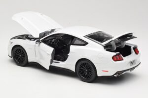 Ford Mustang GT S550 Valkoinen Maisto 1:18 31197 Metalli — kuva 5 / 8
